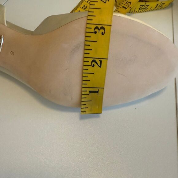 Badgley Mischka Macie Ivory Satin Embellished D’Orsay Peep Toe Shoes Sz9 Wedding - Picture 13 of 14